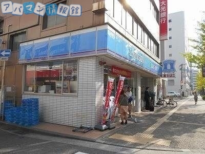 コンビニ　ローソン新潟明石通店（コンビニ）まで425m