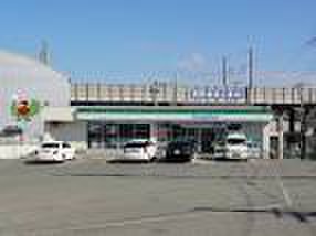 コンビニ　ファミリーマート（コンビニ）まで1000m