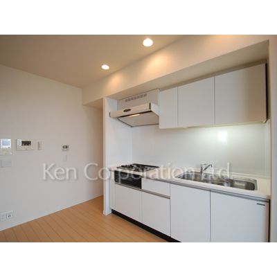 キッチン　同タイプ7階のお部屋を撮影。仕様が異なることがあります。