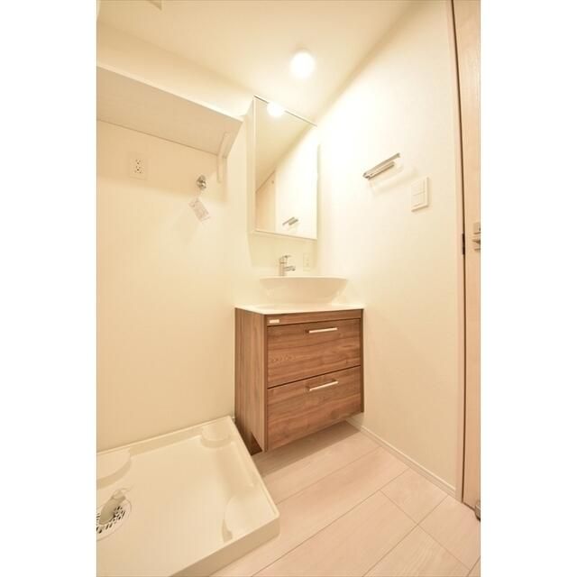 洗面設備　コンパクトで使いやすい洗面所