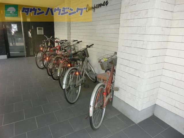 ロビー　敷地内駐輪スペース有