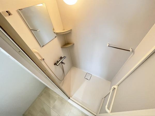 バス・シャワールーム　※202号室の室内写真です