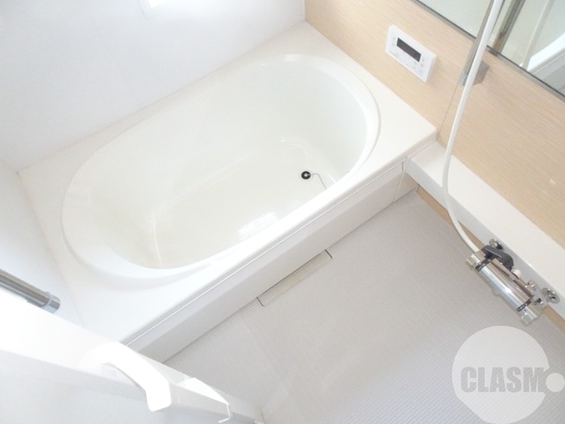 バス・シャワールーム　浴室乾燥機＆追焚機能付き広々バスルーム♪