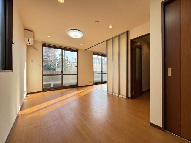 居室・リビング　浴室に設置済み。温度設定が容易です。