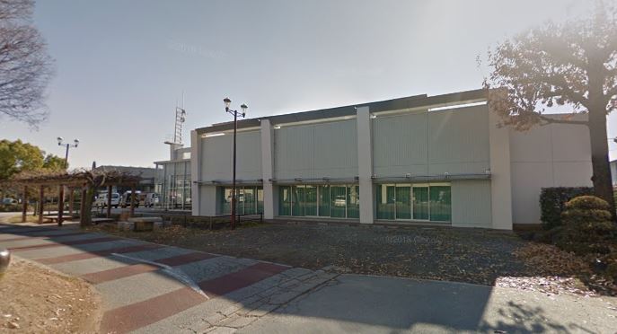 図書館　笛吹市春日居ふるさと図書館（図書館）まで788m