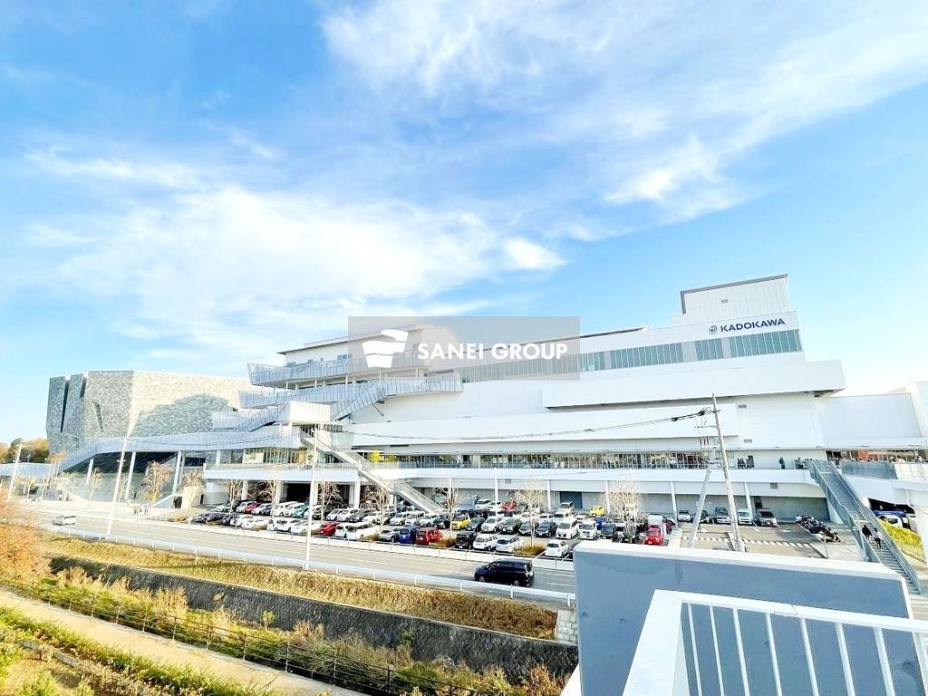 ショッピングセンター　ところざわサクラタウン（ショッピングセンター）まで4090m