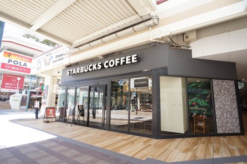 飲食店　スターバックスコーヒー新潟万代シティ店（飲食店）まで569m