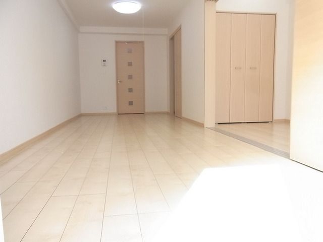 居室・リビング　★ゆったり１１．４帖のお部屋★