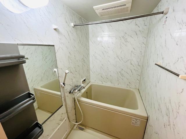 バス・シャワールーム　バス