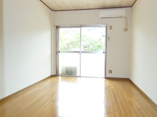 居室・リビング　☆明るいお部屋☆