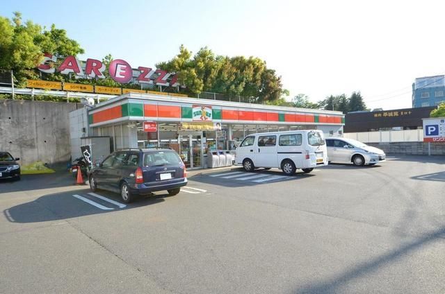 コンビニ　サンクス（コンビニ）まで695m