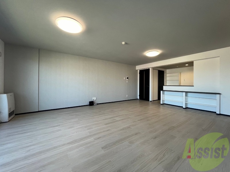 居室・リビング　広々としたリビングですね。使い勝手がよさそうですね！