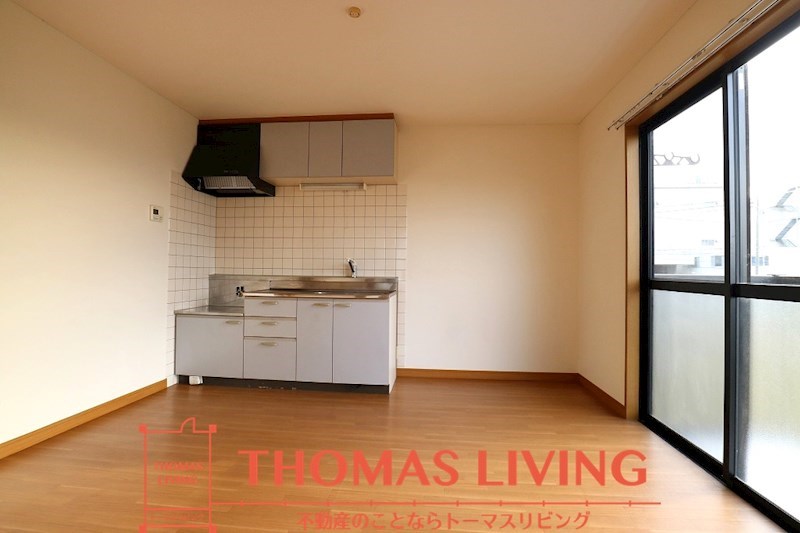 居室・リビング　写真は別号室です。