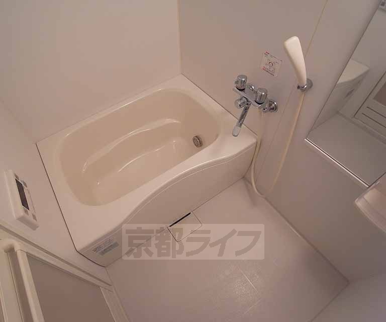 バス・シャワールーム　追い炊き機能付き