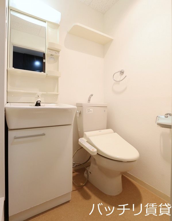 洗面設備　画像は同型イメージの為、現況を優先いたします。