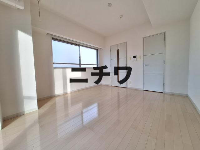 その他部屋・スペース　2面採光の明るい洋室です