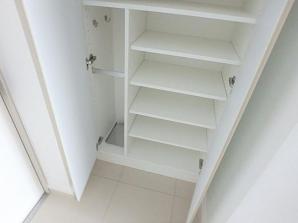 玄関　（別タイプ参考写真）アイル赤羽サウス　北区神谷2