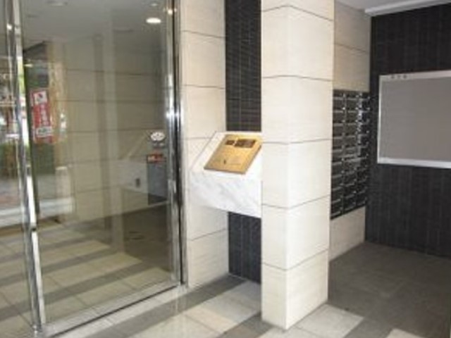 エントランス　オートロック完備