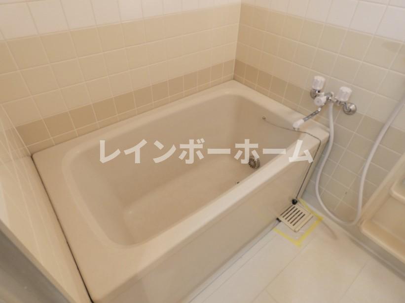 バス・シャワールーム　ゆったり過ごせるお風呂です