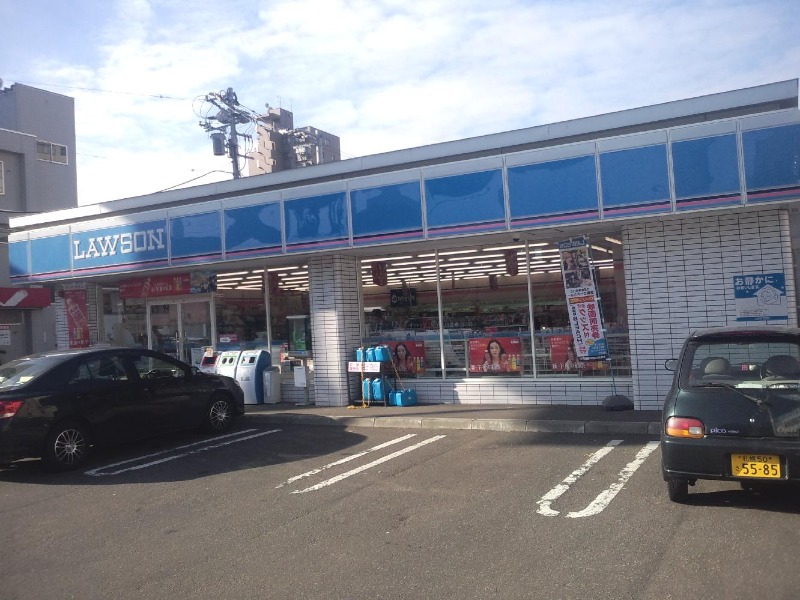 コンビニ　ローソン南4条西十五丁目店（コンビニ）まで307m