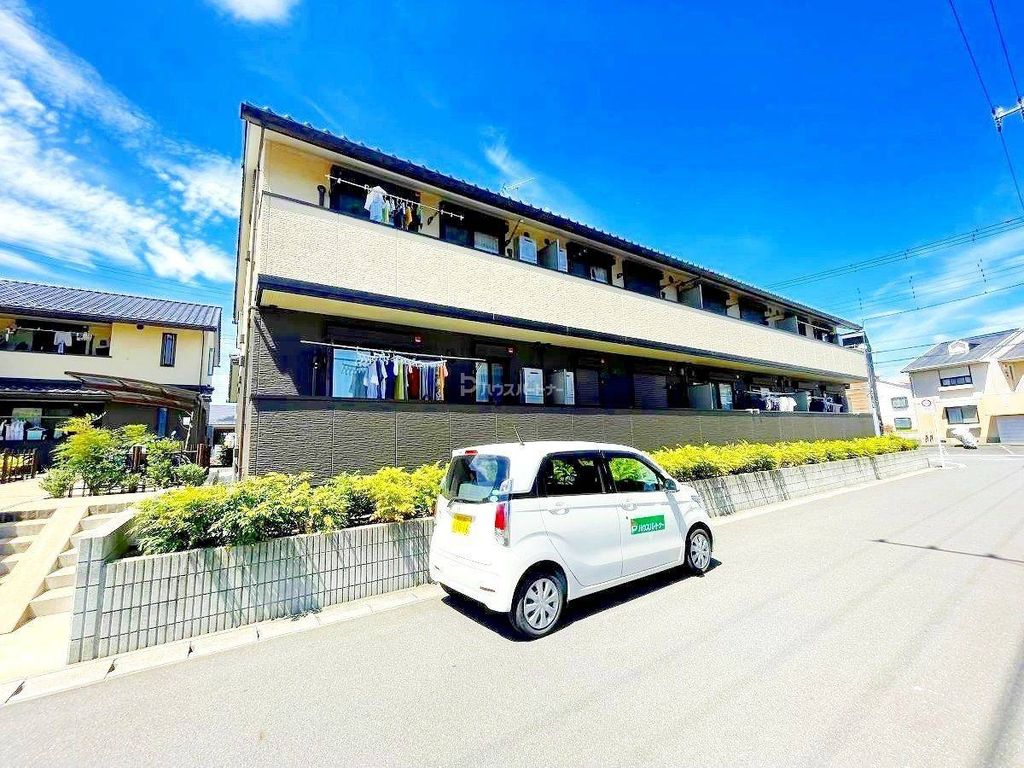 建物外観　駐車場