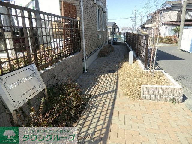 エントランス　内階段の玄関