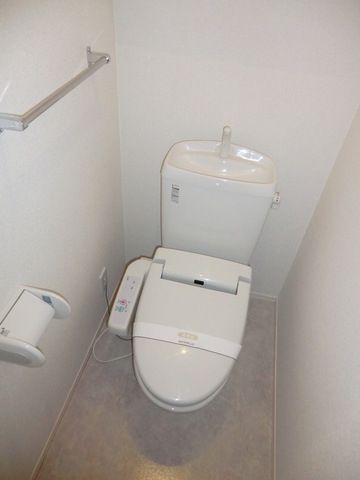 トイレ　ウォシュレット完備