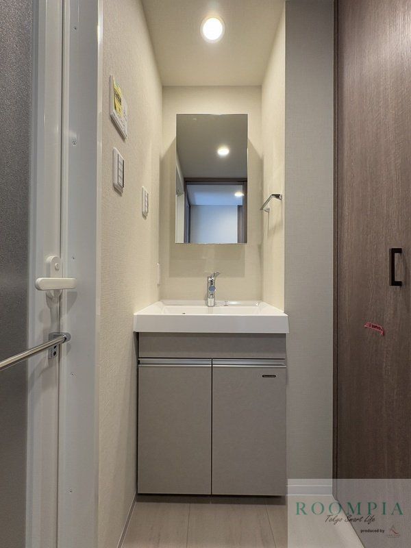 洗面設備　※同タイプの別のお部屋です。