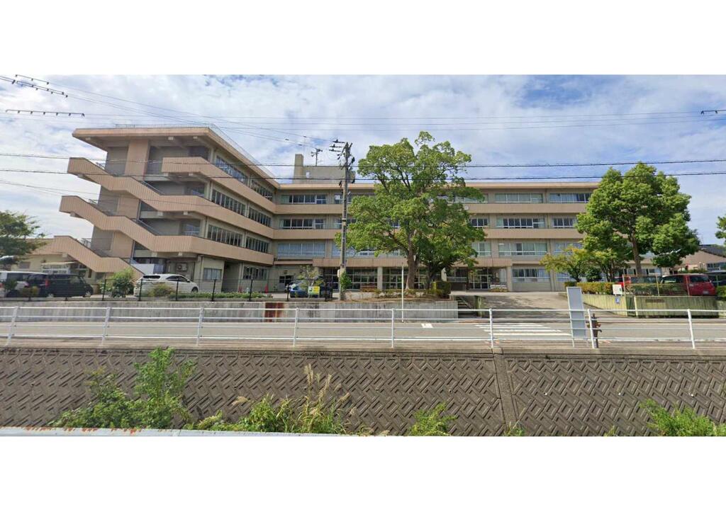 小学校　金沢市立扇台小学校（小学校）まで1100m