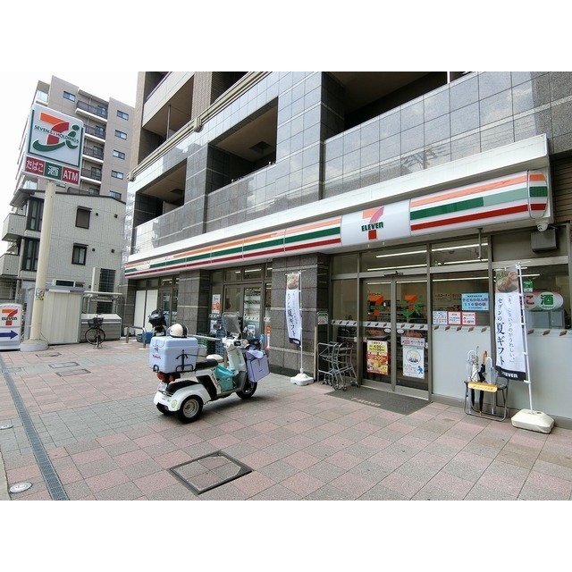 コンビニ　セブンイレブン　浦和岸町７丁目店（コンビニ）まで220m