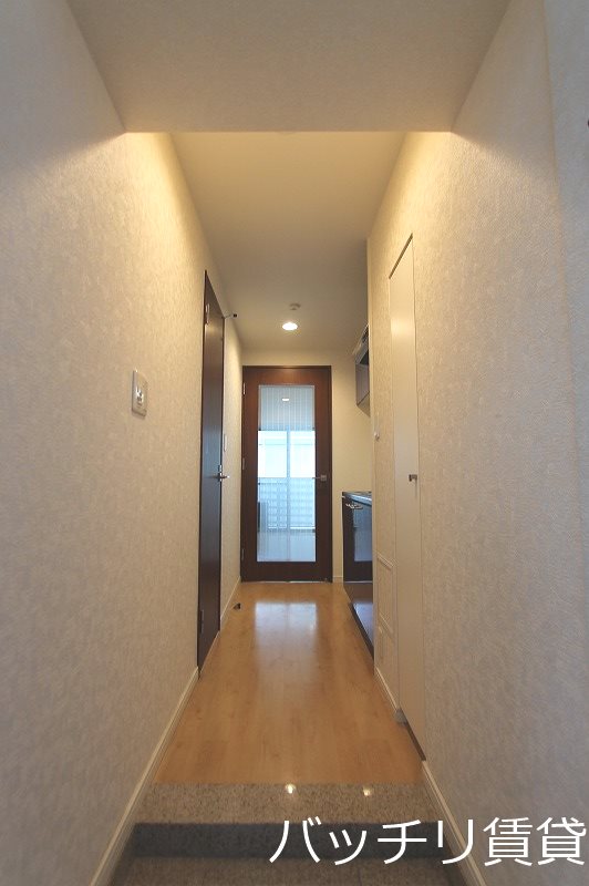 玄関　画像は別号室の為、現状優先になります。
