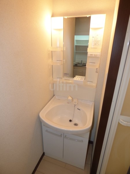 洗面設備　※同タイプの他のお部屋です