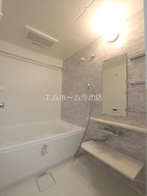 バス・シャワールーム　追い焚き・浴室暖房乾燥機能付バス