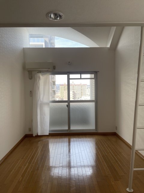 舟入FLATSの居間写真
