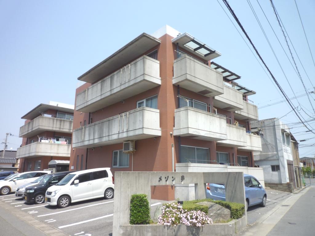 建物外観　存在感あります。