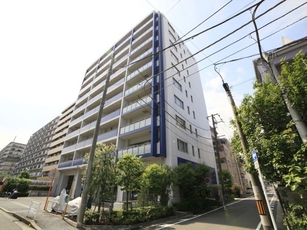 建物外観　オートロック完備