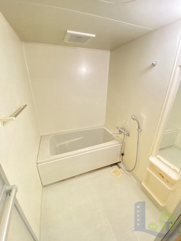 バス・シャワールーム　別部屋の参考写真