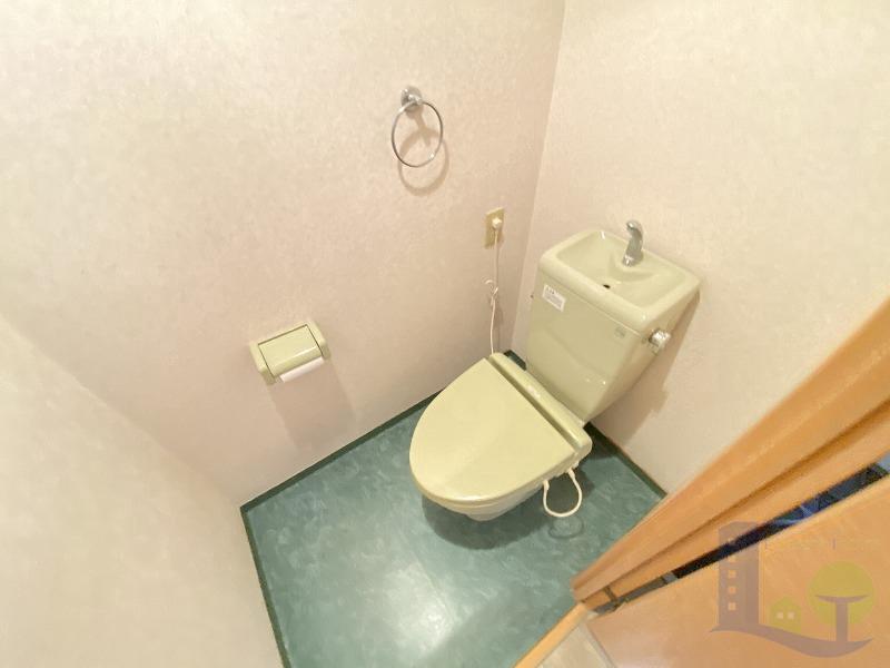 トイレ　別部屋の参考写真