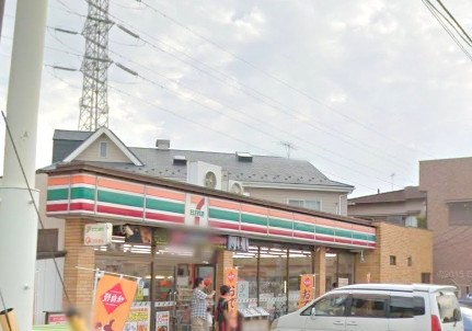 コンビニ　セブン-イレブン松戸三矢小台店（コンビニ）まで888m