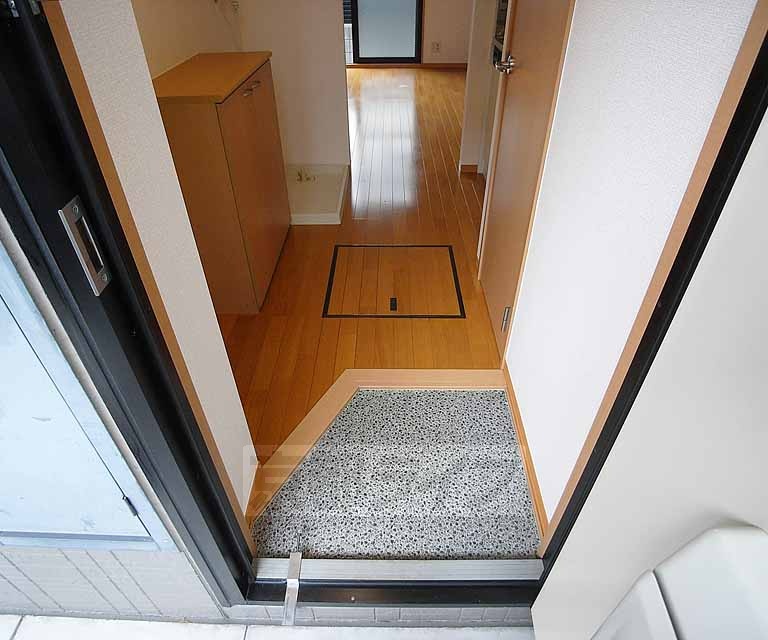 玄関　入りやすい玄関です。