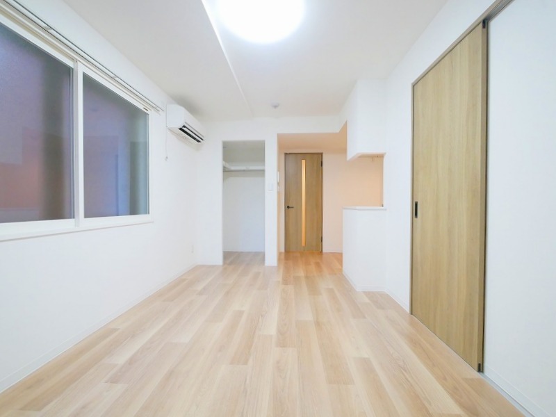 居室・リビング　温かみのある内装のお部屋です♪