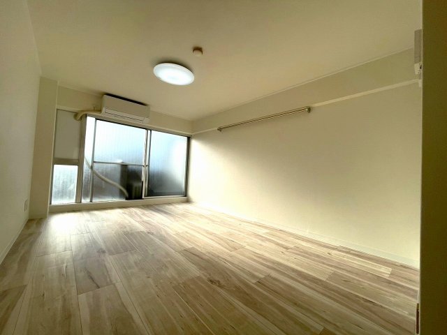 阪急京都線 淡路駅 徒歩4分 5階建 築44年の居間写真