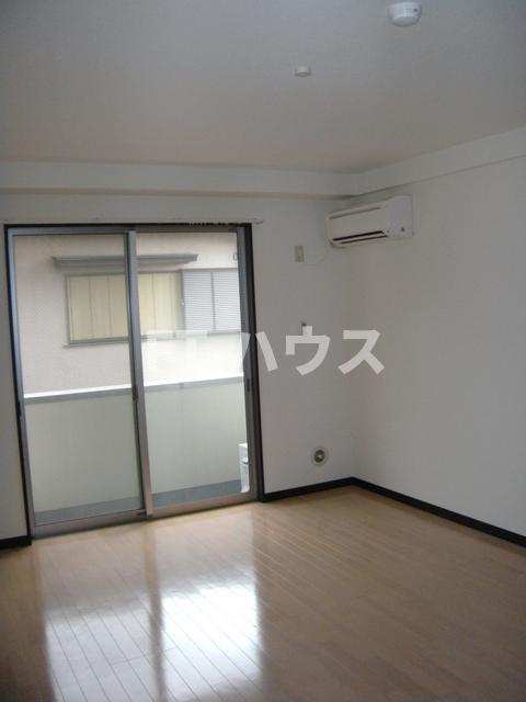 居室・リビング　明るいお部屋です