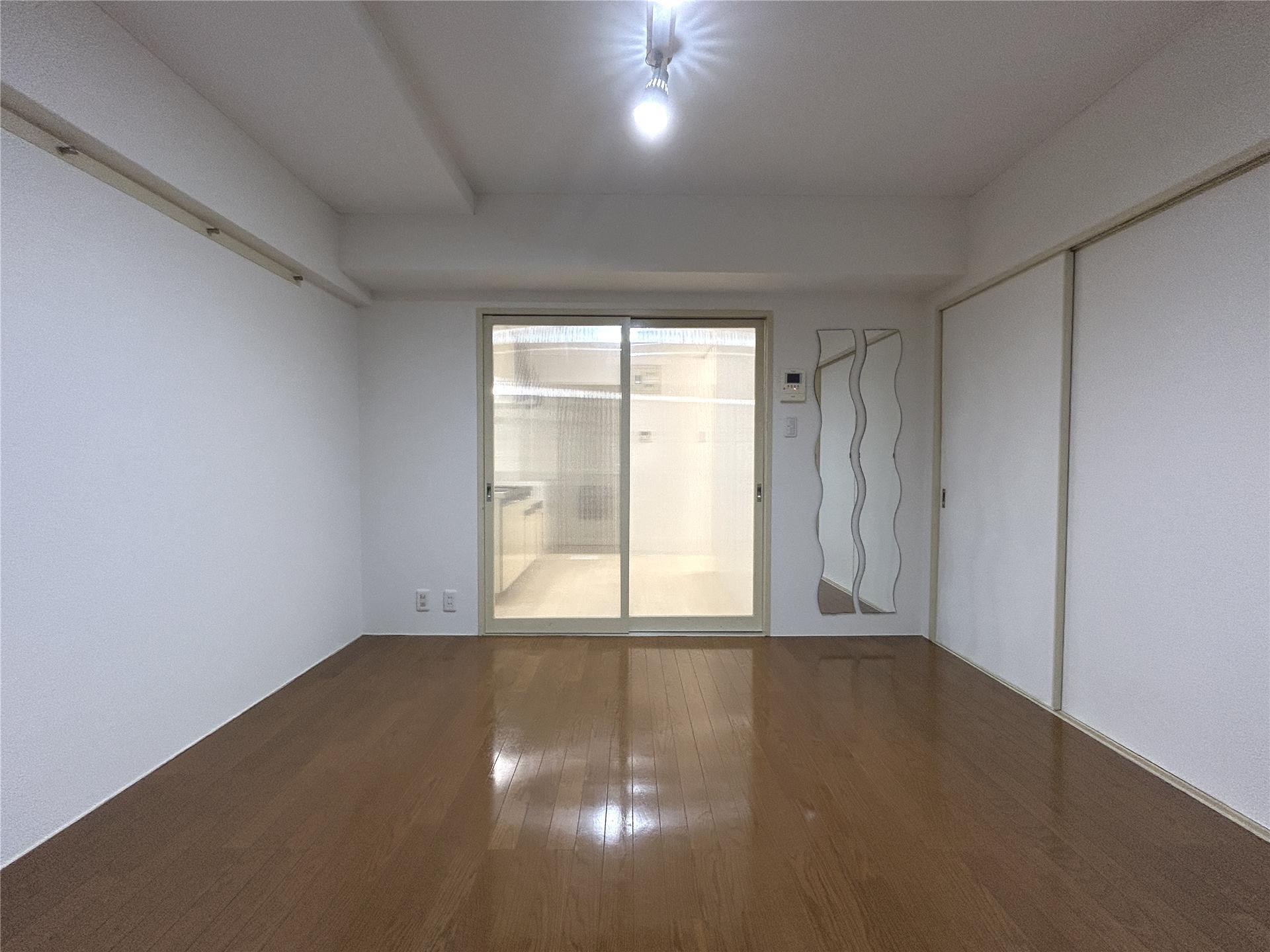 居室・リビング　洋室8帖のお部屋です