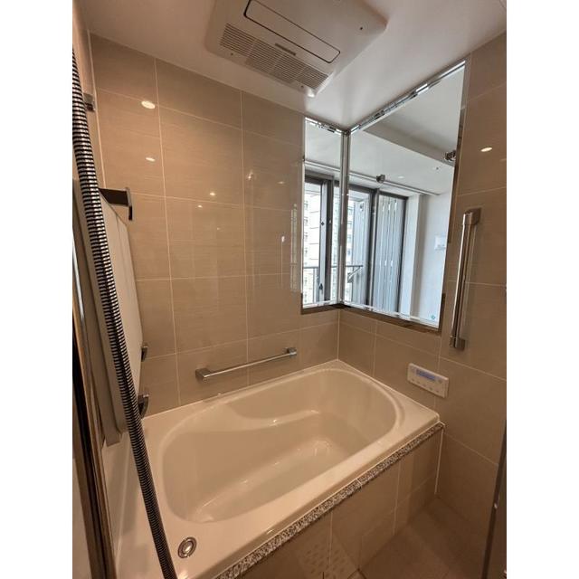 バス・シャワールーム　※写真は同タイプ住戸です。