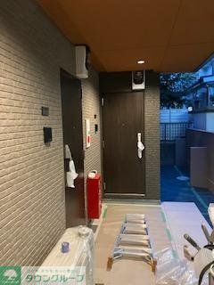 玄関　駐車場