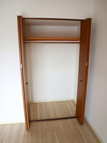 収納　お洋服もたくさんしまえます
