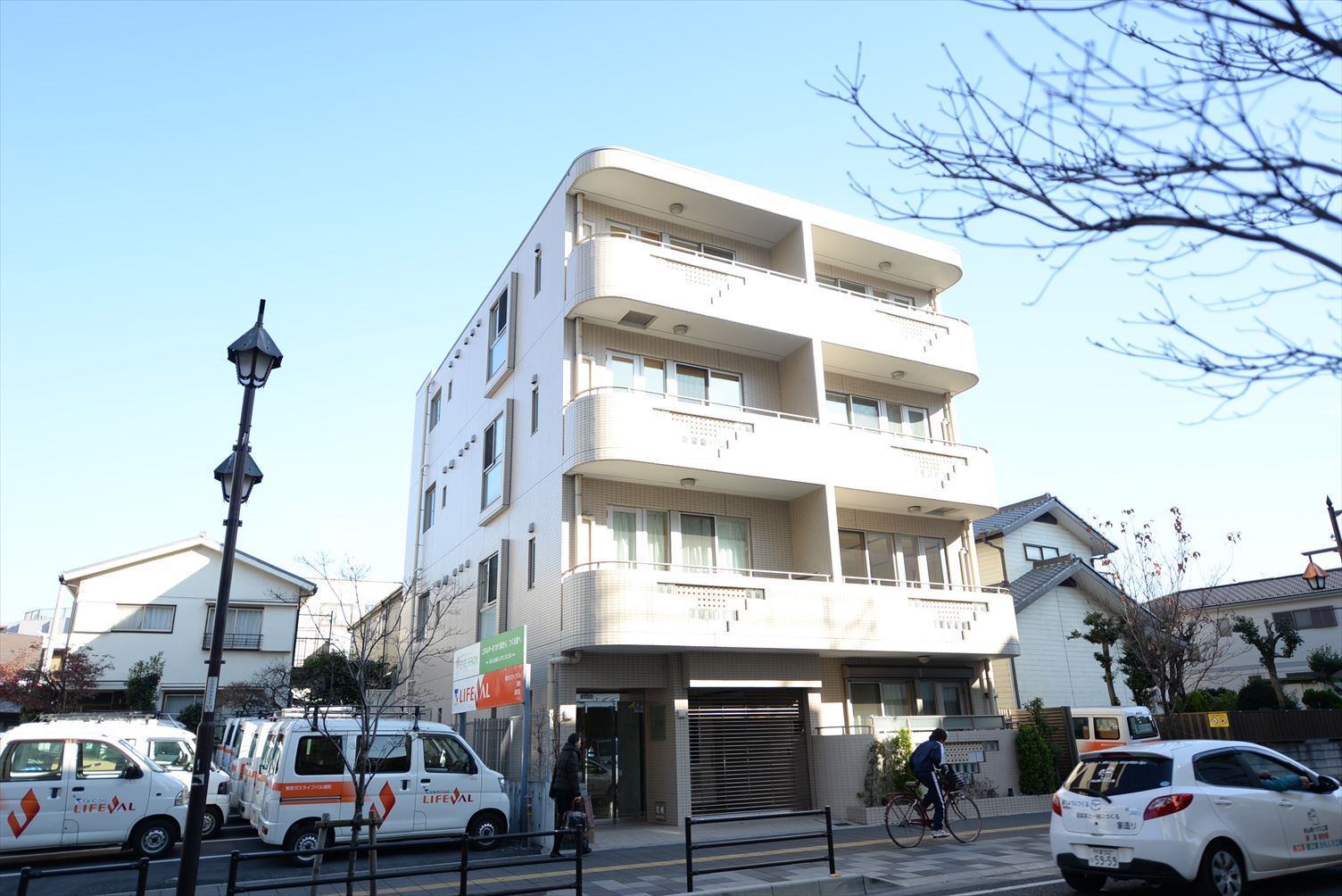 建物外観　周りは高い建物がないので全部屋日当り・風通しがいい立地です！