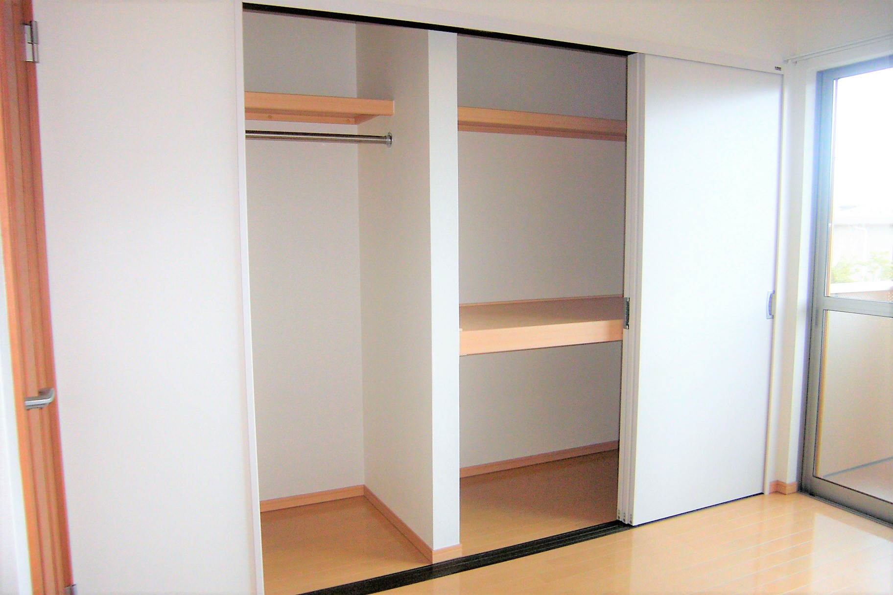 収納　各居室に収納があり、荷物が多い方でも安心です！