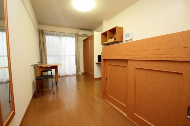 居室・リビング　同じタイプのお部屋の写真です。